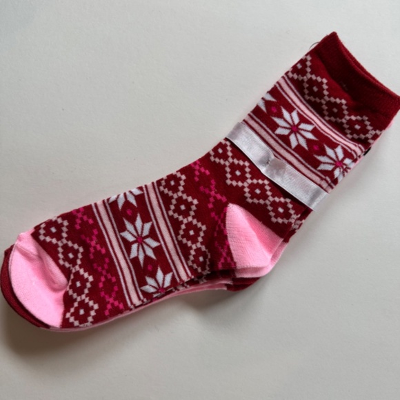 Fuzzy Warm Festive Christmas Socks - Picture 3 of 4